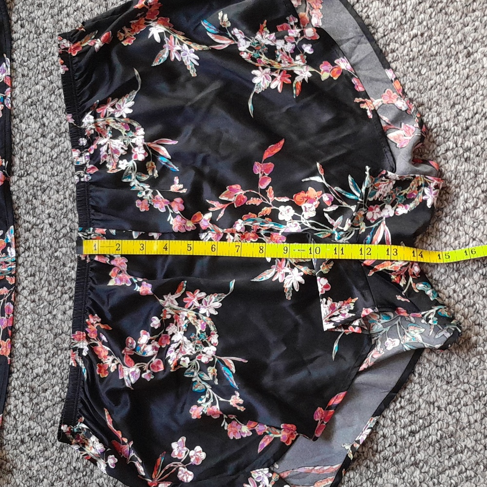 Sleepwear - Picture 3 of 8